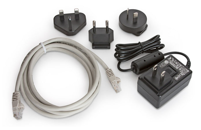 Total Phase Promira Ethernet Kit, TP512110. Ce kit d&#39;alimentation comprend un câble Ethernet Cat. 5 de 5 pieds et notre adaptateur de puissance universel USB Micro B.